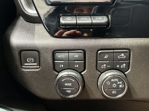 Used 2024 Chevrolet Silverado 2500 LTZ w/ LTZ Premium Package AWD/4WD image 37