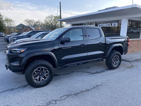 Used 2024 Chevrolet Colorado ZR2 w/ ZR2 Convenience Package III image 5