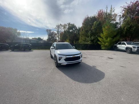 Used 2025 Chevrolet TrailBlazer LT image 8