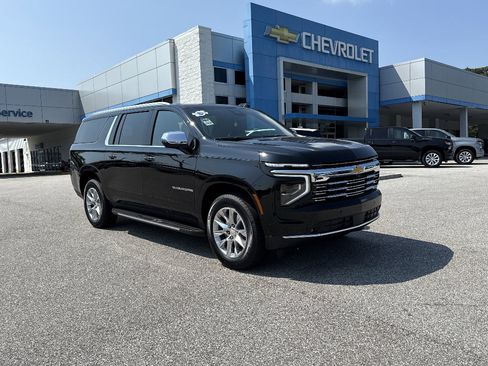 New 2025 Chevrolet Suburban Premier RWD image 2