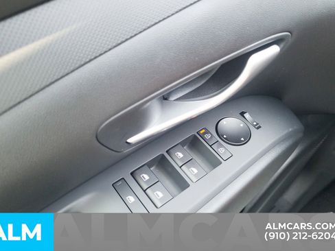 Certified 2025 Hyundai Tucson SE image 29