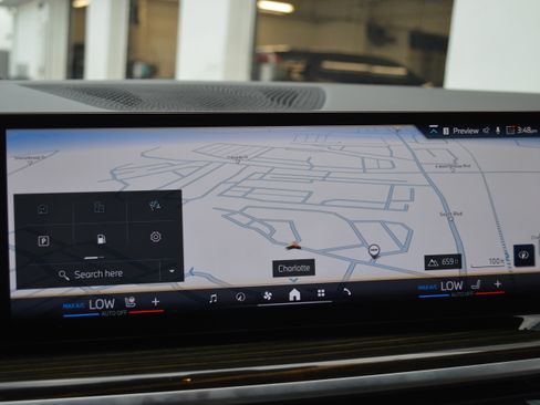 Certified 2024 BMW X5 xDrive40i w/ Premium Package image 19