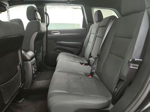 Used 2016 Jeep Grand Cherokee Laredo w/ Security & Convenience Group AWD/4WD image 24