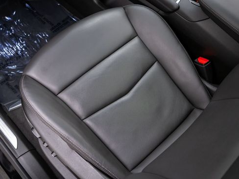 Certified 2026 Cadillac XT5 Sportv w/ LPO, Floor Liner Package AWD/4WD image 13