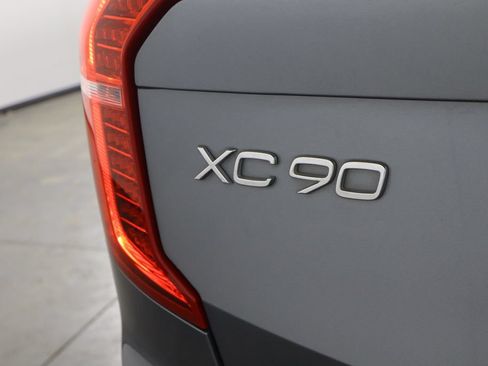 Used 2018 Volvo XC90 T5 Momentum w/ Convenience Package FWD image 39
