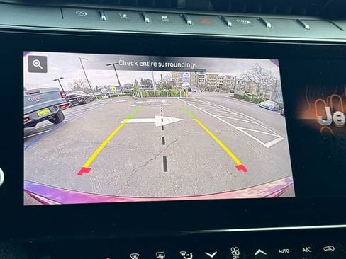 New 2026 Jeep Grand Cherokee Altitude image 17