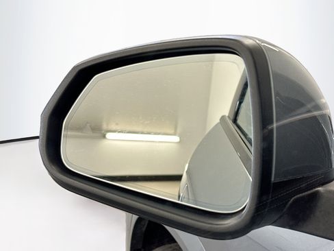 Used 2025 BMW X2 xDrive28i image 16