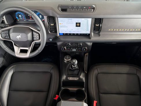 New 2026 Ford Bronco Badlands w/ Sasquatch Package AWD/4WD image 14