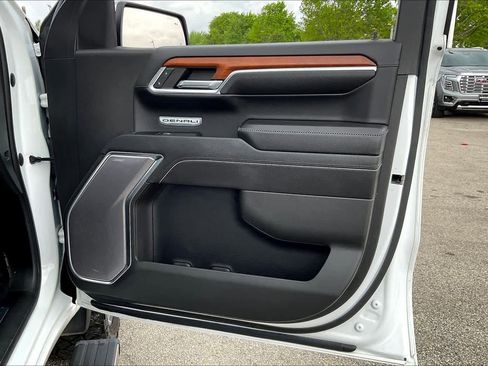 Used 2022 GMC Sierra 1500 Denali w/ Denali Reserve Package image 23