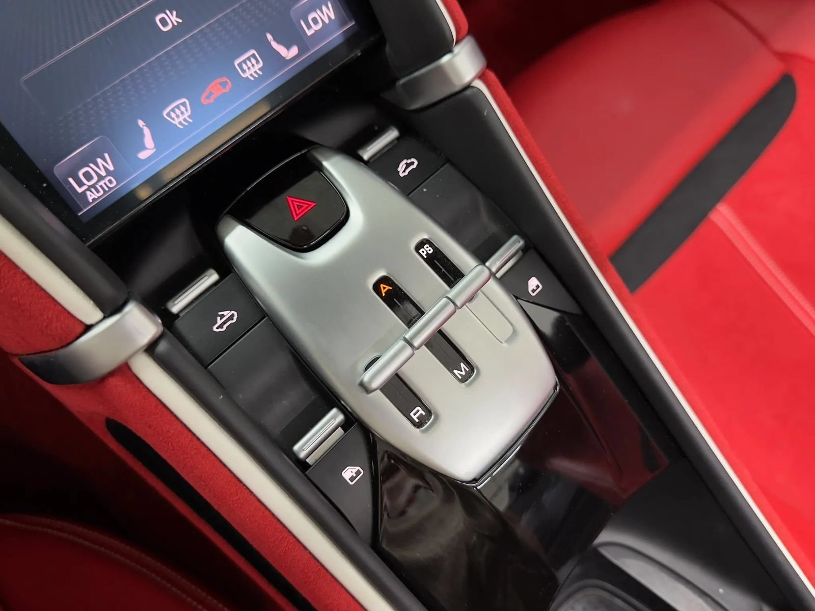 Used 2025 Ferrari Roma Spider RWD image 21