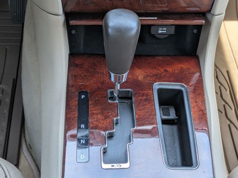 Used 2011 Chrysler 300 C w/ Sound Group RWD image 18