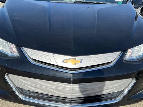 Used 2017 Chevrolet Volt Premier w/ Driver Confidence II Package FWD image 12