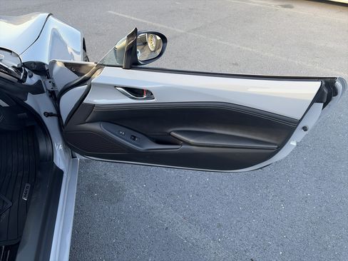 Used 2024 MAZDA MX-5 Miata Club image 27