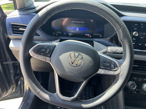 Certified 2023 Volkswagen Taos SE FWD image 16