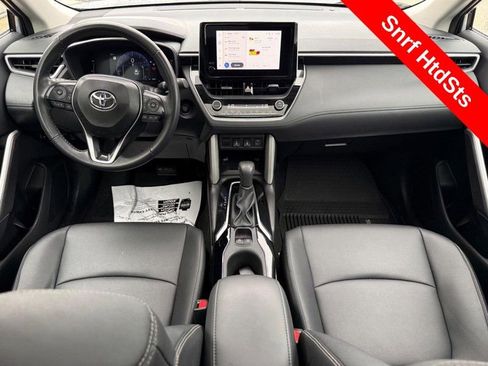 Used 2025 Toyota Corolla Cross XLE w/ Convenience Package AWD/4WD image 13