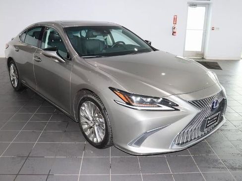 Used 2021 Lexus ES 300h w/ Luxury Package image 7