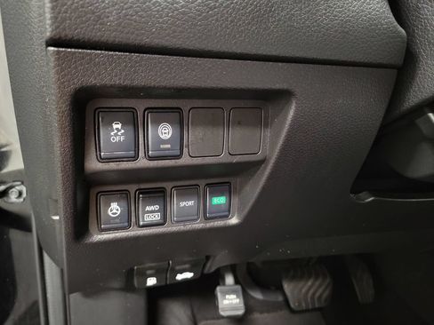 Used 2020 Nissan Rogue Sport SV w/ All-Weather Package AWD/4WD image 27