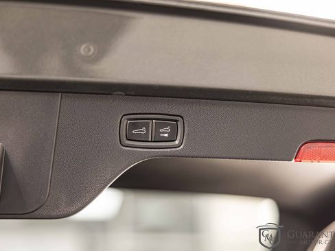 Used 2025 Porsche Macan Turbo Electric AWD/4WD image 18