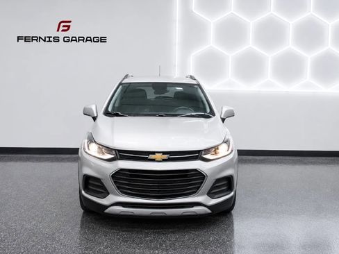 Used 2021 Chevrolet Trax LT w/ Driver Confidence Package FWD image 1