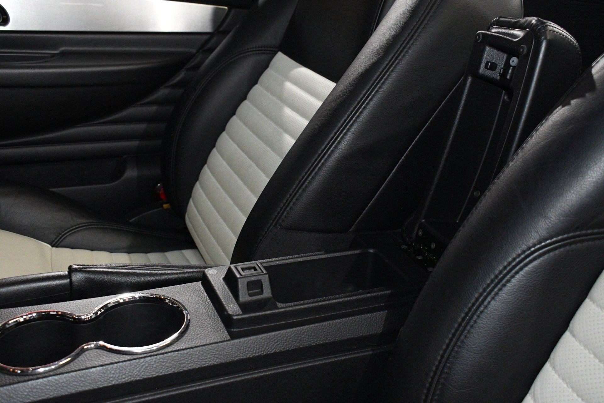 Used 2003 Ford Thunderbird RWD image 42
