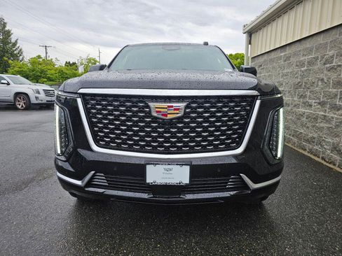 New 2026 Cadillac Escalade ESV Luxury AWD/4WD image 12