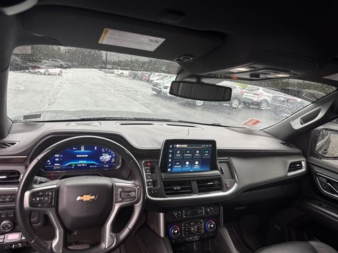 Used 2023 Chevrolet Suburban LT AWD/4WD image 15