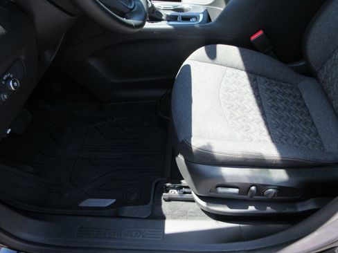 Used 2023 Chevrolet Equinox LT FWD image 21