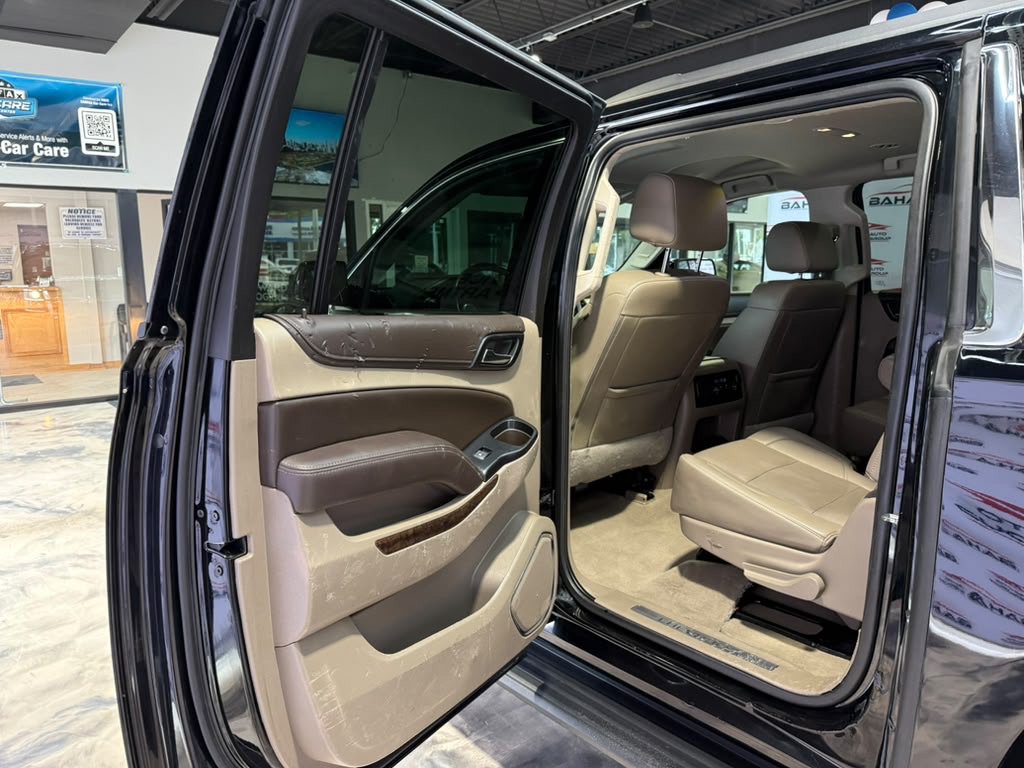 Used 2020 Chevrolet Suburban LT AWD/4WD image 30