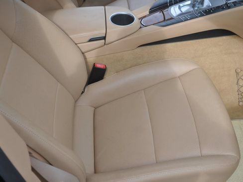 Used 2013 Porsche Panamera 4S image 26