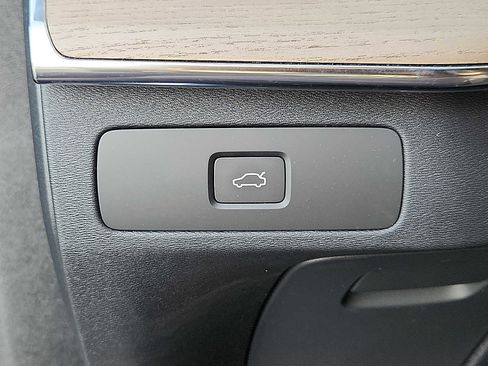 Used 2026 Volvo XC90 B6 Plus w/ Protection Package AWD/4WD image 22