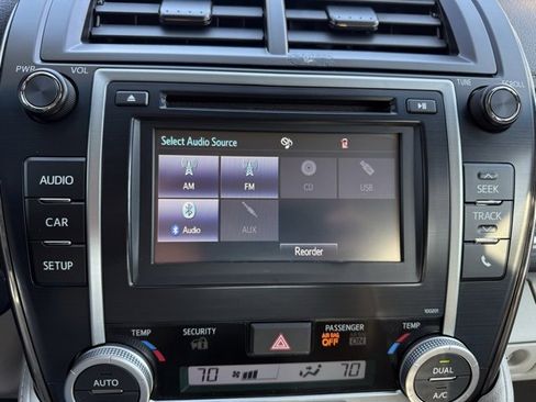 Used 2014 Toyota Camry LE image 14