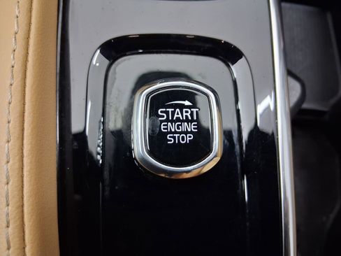 Used 2023 Volvo XC90 T8 Ultimate AWD/4WD image 33