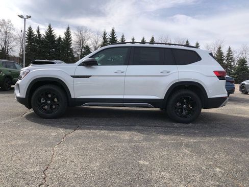 New 2026 Volkswagen Atlas Peak Edition AWD/4WD image 4