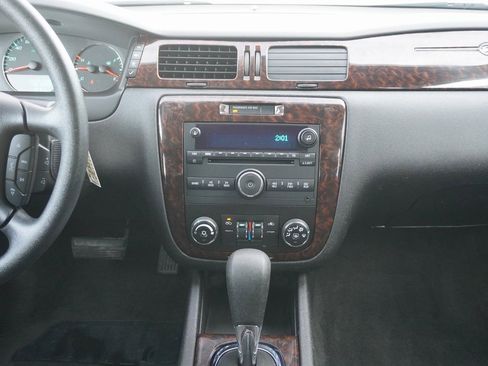 Used 2016 Chevrolet Impala LT image 16