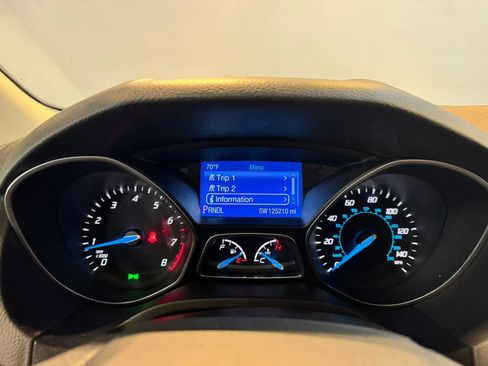 Used 2014 Ford Focus SE FWD image 14