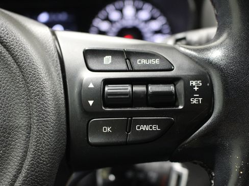 Used 2017 Kia Sorento AWD w/ LX Convenience Package image 12