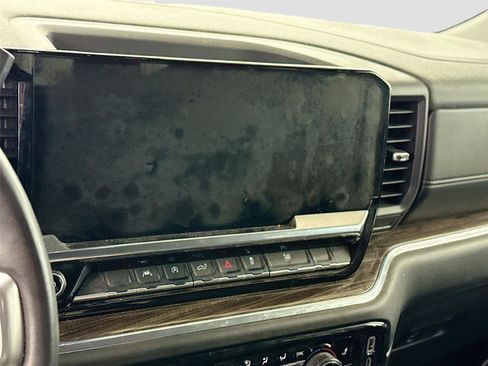 Used 2024 Chevrolet Silverado 1500 LT image 4