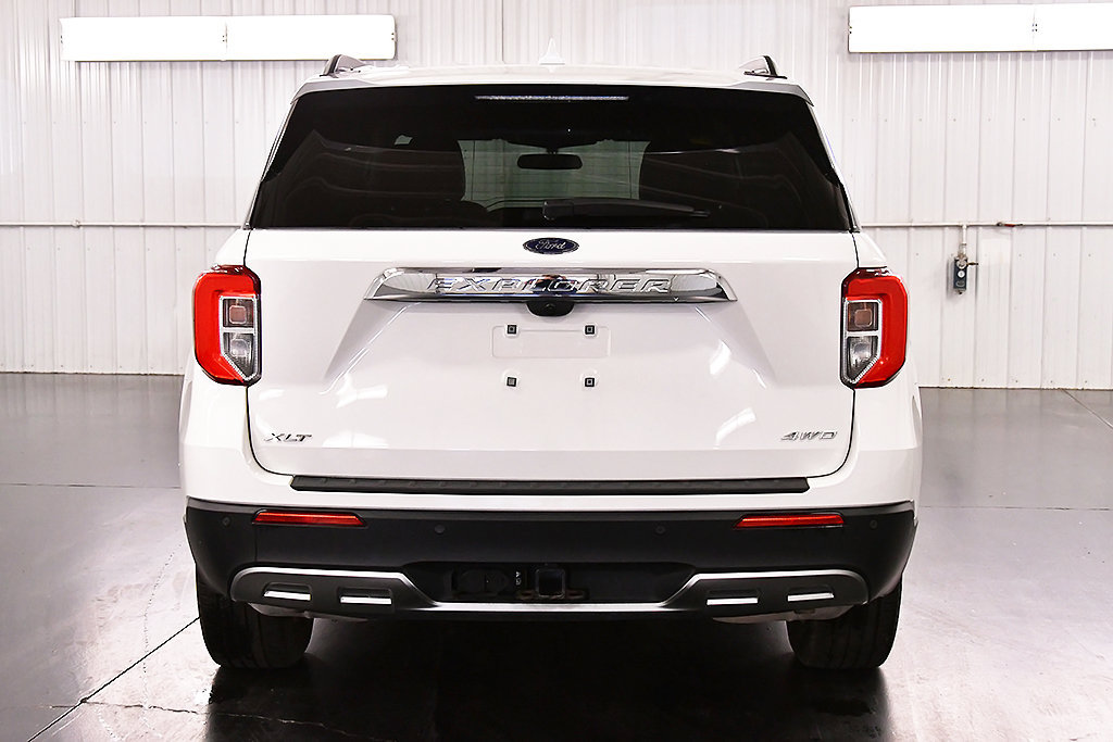 Used 2024 Ford Explorer XLT w/ Equipment Group 202A AWD/4WD image 7