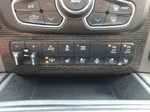 Used 2016 RAM 1500 Limited AWD/4WD image 32
