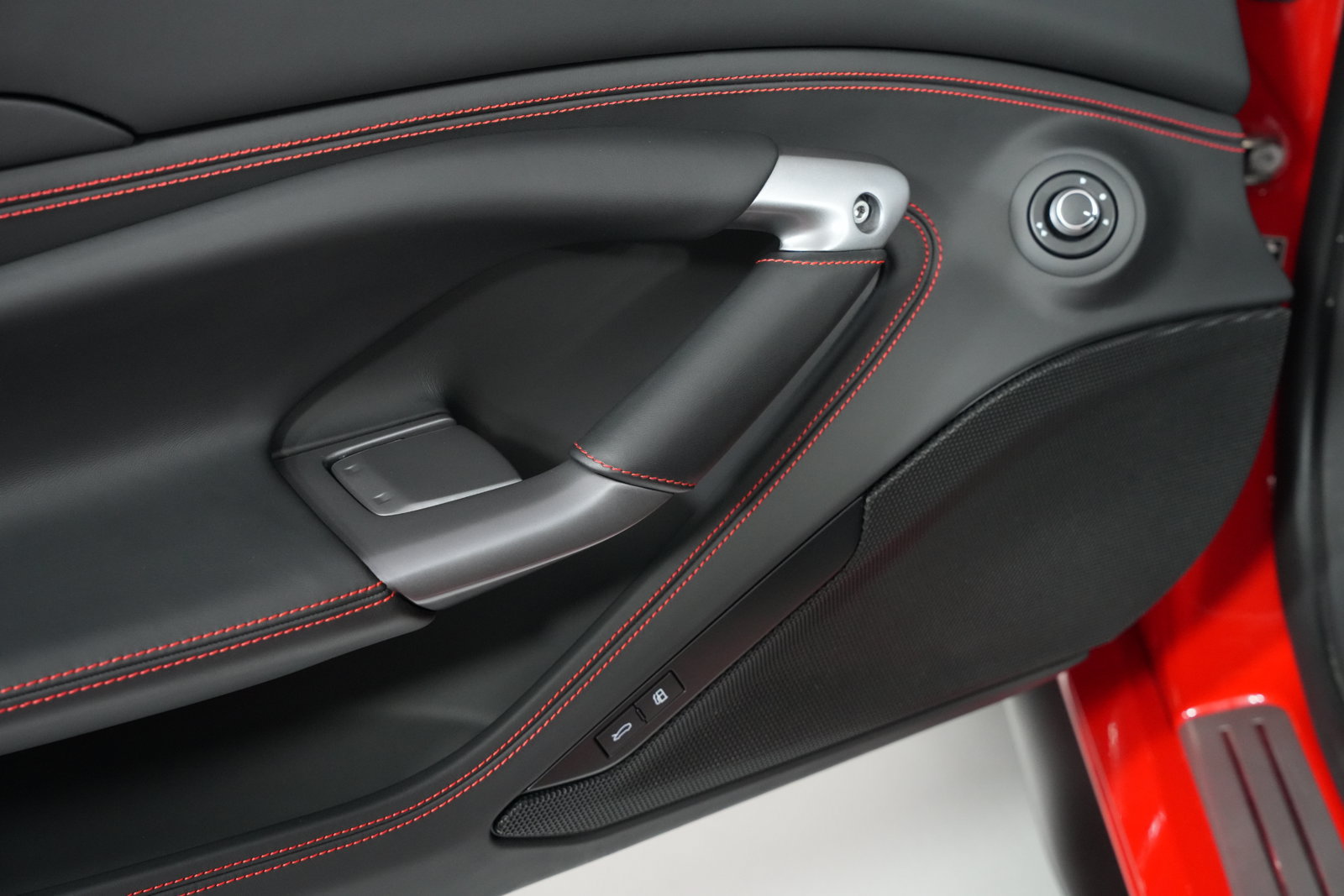 Certified 2022 Ferrari F8 Spider RWD image 29