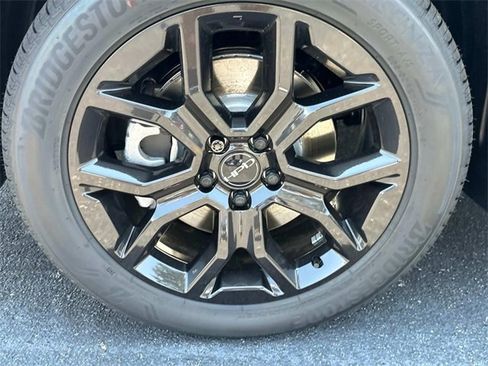 New 2025 Honda Pilot Touring image 11