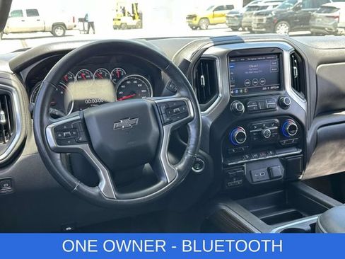 Used 2021 Chevrolet Silverado 1500 LT Trail Boss w/ LPO, Dark Essentials Package AWD/4WD image 2