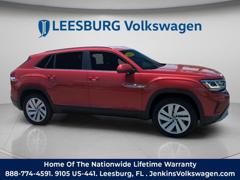Used 2022 Volkswagen Atlas Cross Sport SE FWD image 2