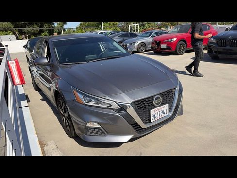 Used 2022 Nissan Altima 2.5 SV FWD image 4