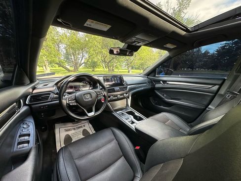 Used 2019 Honda Accord Sport image 11