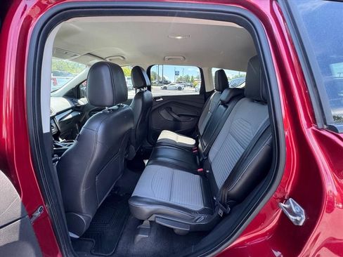 Used 2017 Ford Escape SE w/ SE Sport Appearance Package AWD/4WD image 11