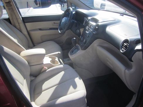 Used 2008 Kia Rondo LX w/ Convenience Pkg image 14