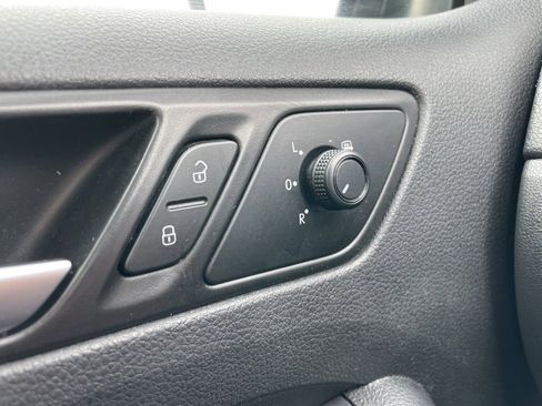 Used 2016 Volkswagen Jetta S image 22