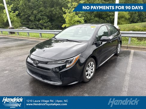 Used 2023 Toyota Corolla LE FWD image 1