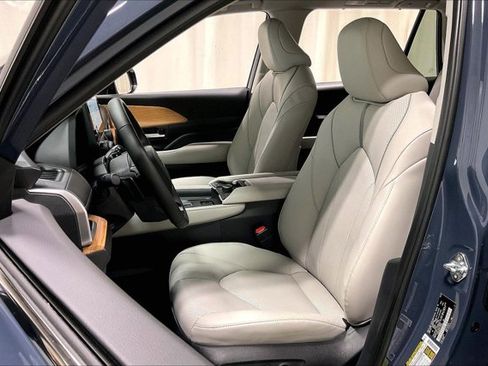 Certified 2026 Toyota Grand Highlander AWD image 25